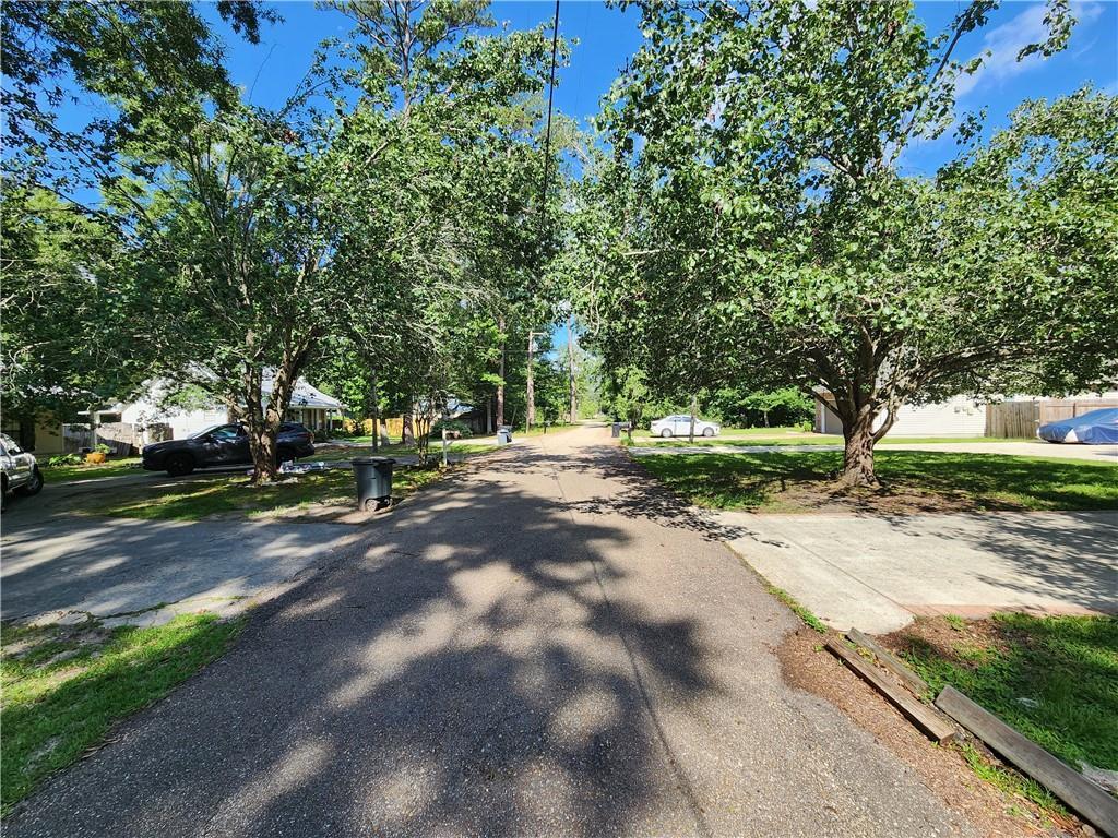 Walnut St, Covington, LA 70433