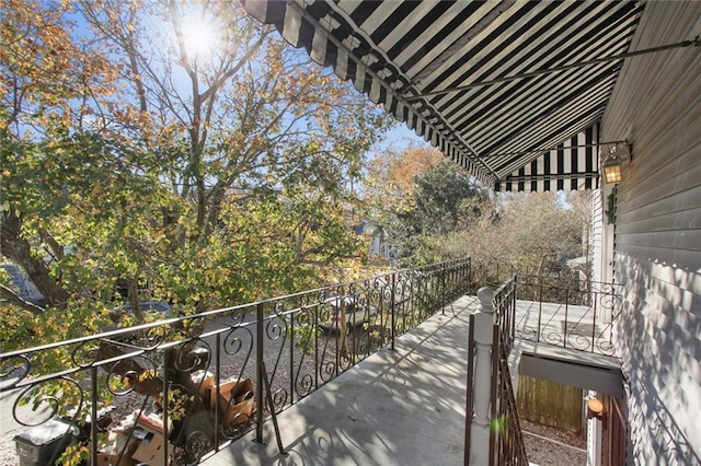 5227-29 Coliseum St, New Orleans, LA 70115 - view of balcony