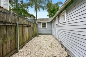 5227-29 Coliseum St, New Orleans, LA 70115 - view of yard