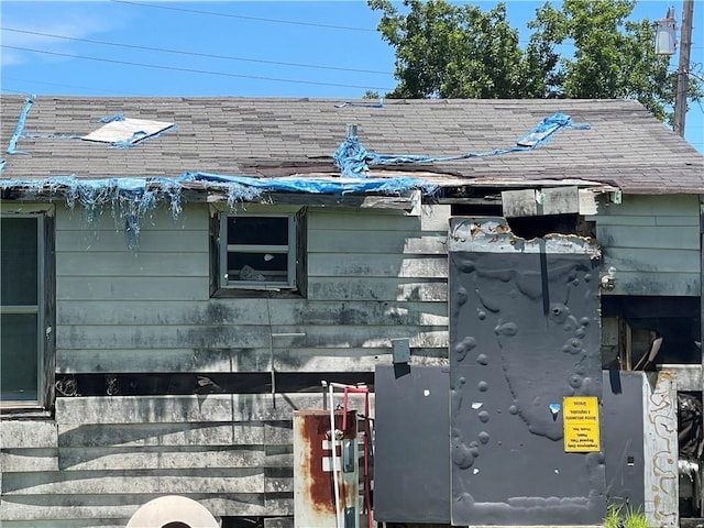 2709 Cherry St, New Orleans, LA 70118 - exterior view of roof with shingles