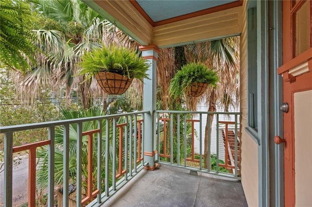 1016 Constantinople St, New Orleans, LA 70115 - view of balcony