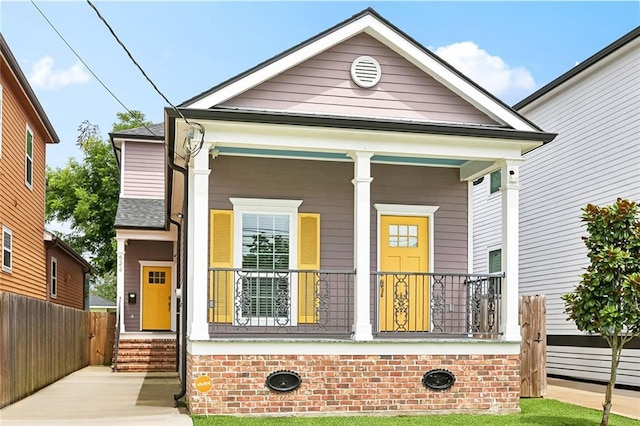 624 Wagner St, New Orleans, LA 70114 - shotgun-style home with a porch