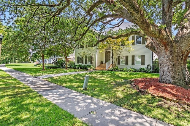 10 Finch St, New Orleans, LA 70124 - view of front of home with a front yard