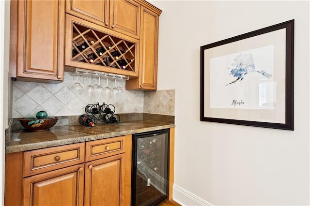 356 Aspen Ln, Covington, LA 70433 - indoor dry bar with beverage cooler and backsplash