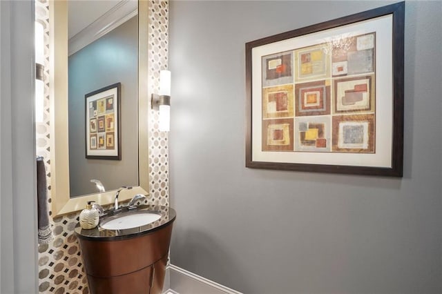 21 Royal Palm Dr, Kenner, LA 70065 - bathroom with ornamental molding and vanity