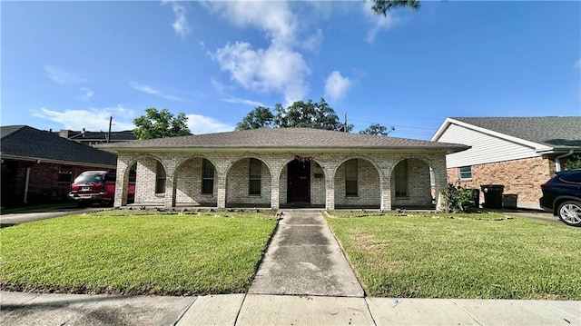 5761 Carlisle Ct, New Orleans, LA 70131 - single story home with a porch, brick siding, and a front yard