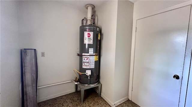 5761 Carlisle Ct, New Orleans, LA 70131 - utility room with water heater
