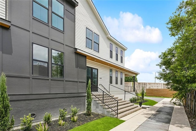 5651 W End Blvd, New Orleans, LA 70124 - view of front of home