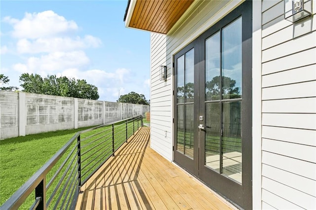 5651 W End Blvd, New Orleans, LA 70124 - balcony featuring french doors
