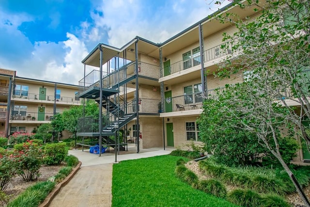 2708 Whitney Pl Unit 901, Metairie, LA 70002 - view of apartment building / complex with stairway
