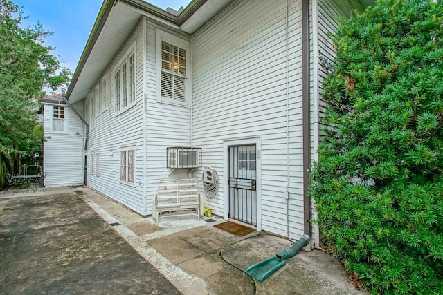 2410 Adams St, New Orleans, LA 70125 - back of property featuring a patio area
