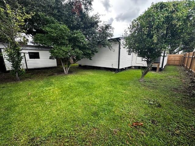 1018 Marian Ave, Metairie, LA 70001 - view of yard with an outbuilding