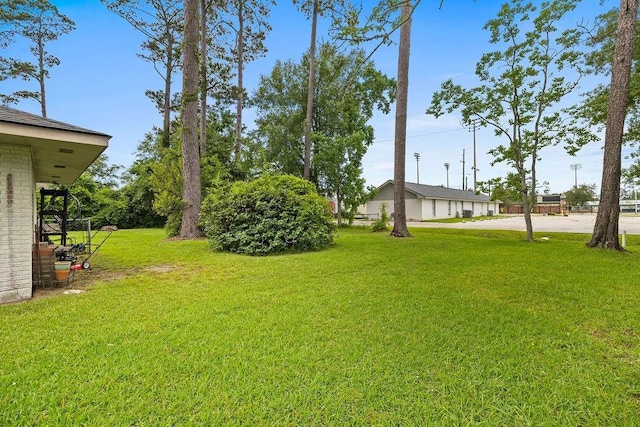 708 W Colorado Ave, Hammond, LA 70401 - view of grassy yard
