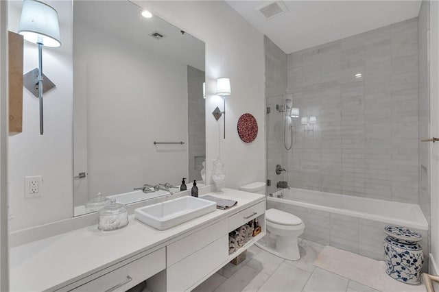 5940 Magazine St Unit 102, New Orleans, LA 70115 - bathroom with tiled shower / bath and vanity