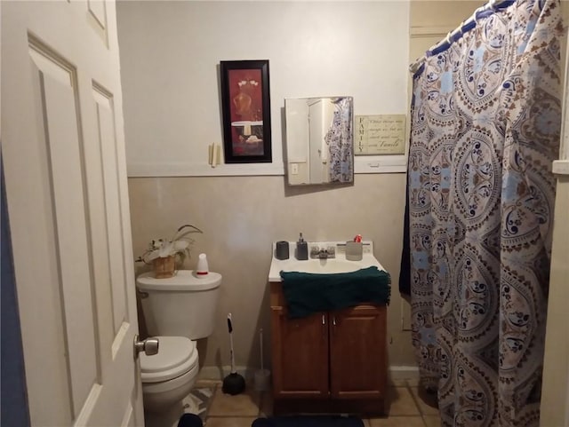 482022 Dauphine St, New Orleans, LA 70117 - full bath featuring tile patterned floors, vanity, and a shower with curtain