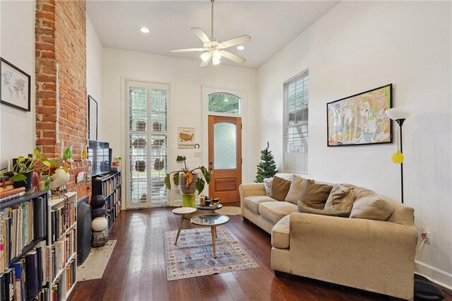 232830 Bienville St, New Orleans, LA 70119 - living area featuring ceiling fan, dark wood-style flooring, and recessed lighting