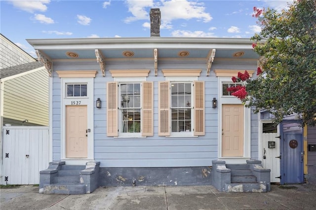 1529 St Philip St, New Orleans, LA 70116 - view of front of home featuring entry steps