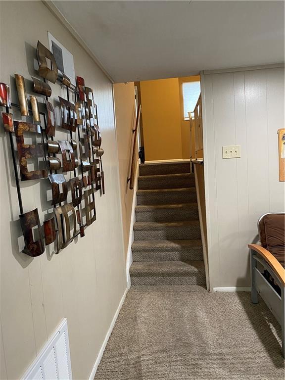 208 Amapola Cir, Terrytown, LA 70056 - stairway featuring carpet