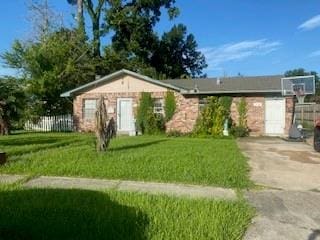 308 Elmwood Dr, La Place, LA 70068 - ranch-style home featuring driveway