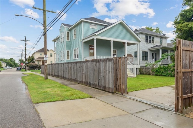 845 Pontalba St, New Orleans, LA 70124 - traditional-style home featuring a porch