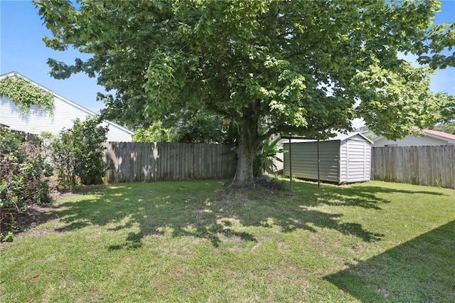 528 Carrollton Ave, Metairie, LA 70005 - fenced backyard featuring a storage shed