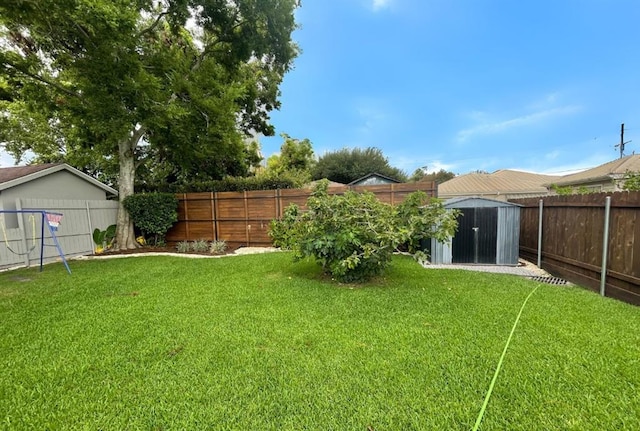 541 Gelpi Ave, Jefferson, LA 70121 - fenced backyard with a storage unit