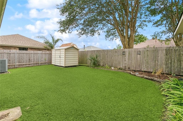 632 Brouilly Dr, Kenner, LA 70065 - fenced backyard with a storage unit