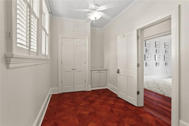 901 Henry Clay Ave, New Orleans, LA 70118 - hallway featuring ornamental molding and baseboards
