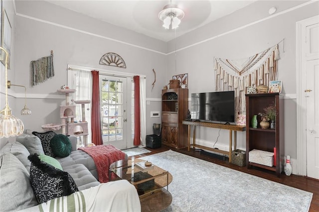 4149-51 Canal St, New Orleans, LA 70119 - living room with wood finished floors