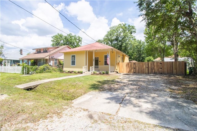 2970 College St, Slidell, LA 70458 - bungalow featuring a gate