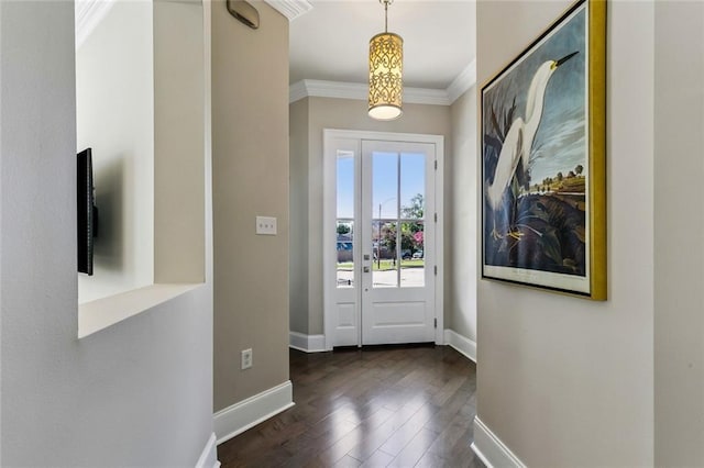 931 French St, New Orleans, LA 70124 - foyer entrance with dark wood finished floors and crown molding