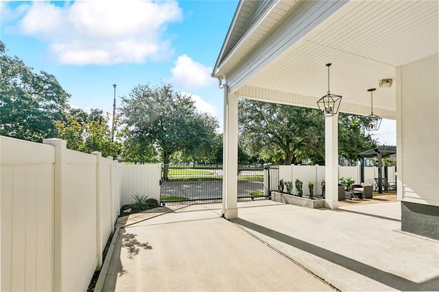 931 French St, New Orleans, LA 70124 - view of patio