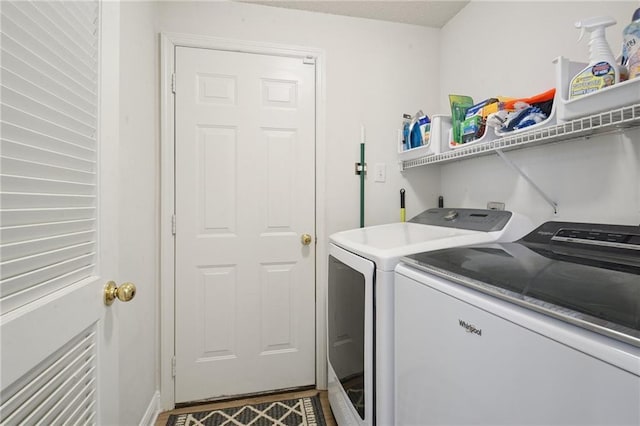 1125 Lori Dr, Slidell, LA 70461 - laundry room featuring washing machine and clothes dryer
