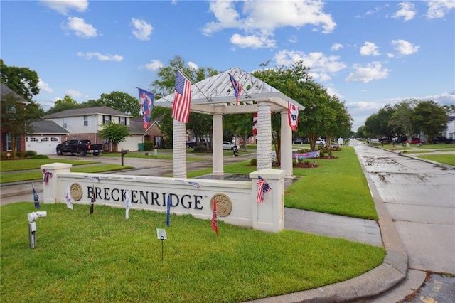 1125 Lori Dr, Slidell, LA 70461 - view of community with a lawn
