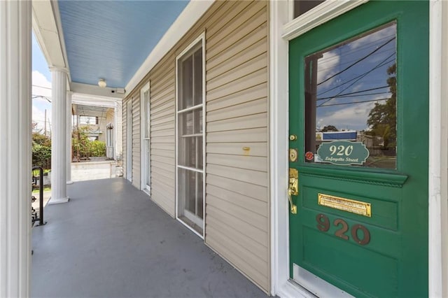 922 Lafayette St, Gretna, LA 70053 - property entrance with covered porch