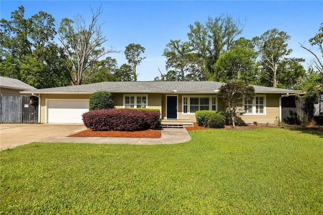 900 S Cypress St, Hammond, LA 70403 - single story home featuring a garage, driveway, and a front yard