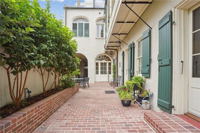 1225 Bourbon St Unit F, New Orleans, LA 70116 - view of patio