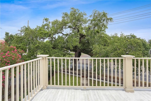 5024 S Claiborne Ave, New Orleans, LA 70125 - view of deck