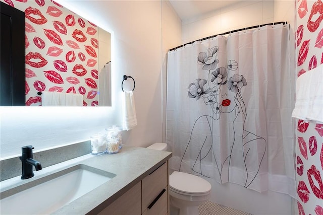 424 S Lopez St, New Orleans, LA 70119 - bathroom featuring vanity and curtained shower