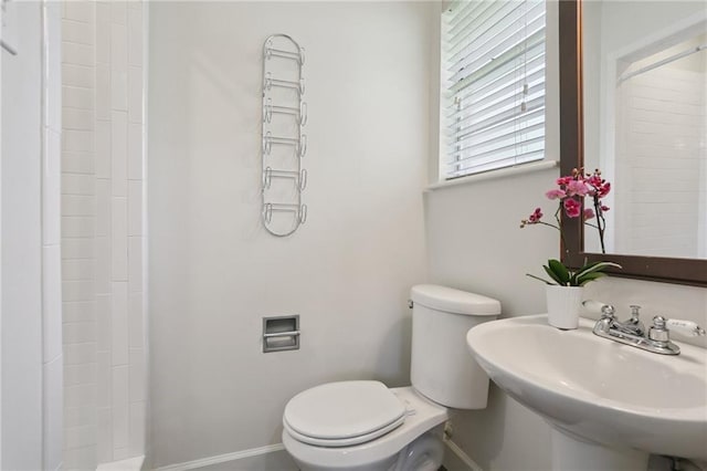 920 Hesper Ave, Metairie, LA 70005 - bathroom featuring toilet and a shower
