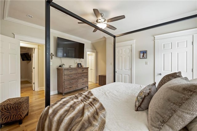 921 Carriage Way, Baton Rouge, LA 70808 - bedroom featuring ornamental molding, light wood-style floors, and ceiling fan