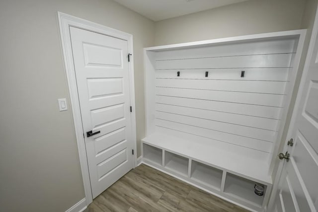 217 Chess Dr, Slidell, LA 70458 - mudroom featuring wood finished floors and baseboards