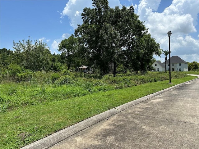 5440 Eastover Dr S, New Orleans, LA 70128