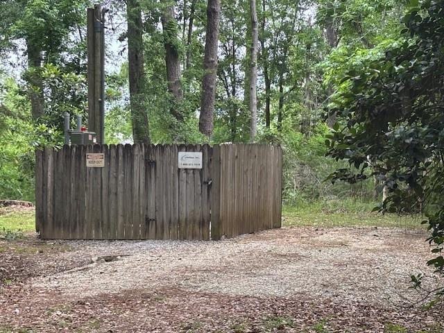 19343 9th Ave, Covington, LA 70433 - view of yard featuring a gate