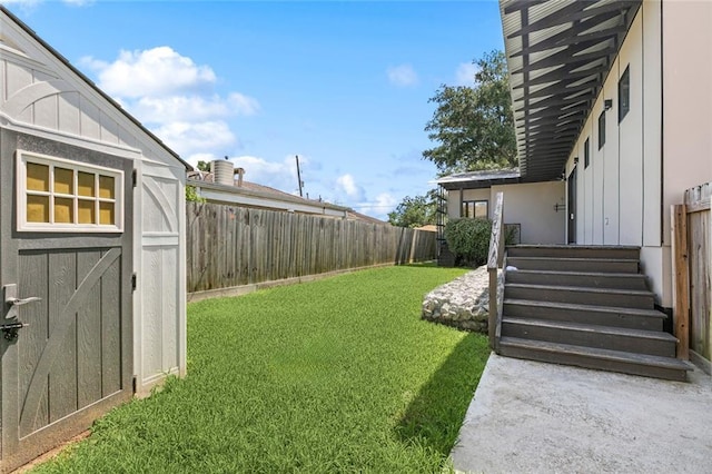 6000 Franklin Ave, New Orleans, LA 70122 - fenced backyard with a storage shed