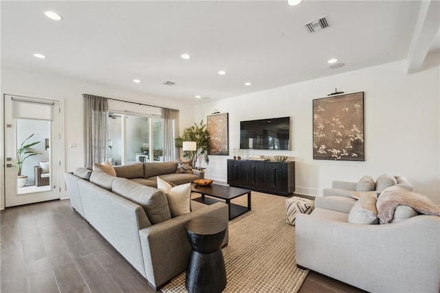 800 Ridgelake Dr, Metairie, LA 70001 - living area featuring recessed lighting and wood finished floors