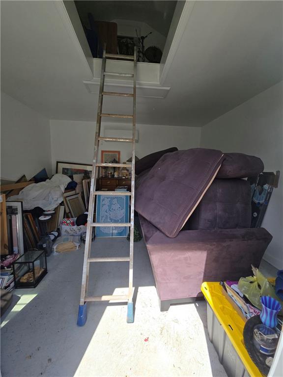 557 Grove Ave, Harahan, LA 70123 - view of garage