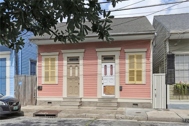 720 Port St, New Orleans, LA 70117 - doorway to property with crawl space