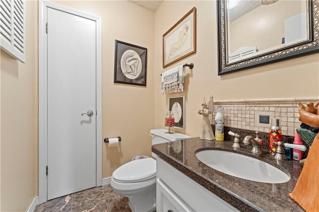 101 E Queensbury Dr, Slidell, LA 70461 - bathroom with vanity and a textured ceiling