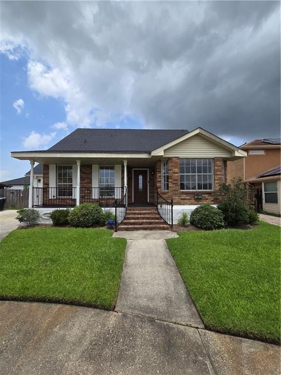 11611 N Adams Ct, New Orleans, LA 70128 - photo 1